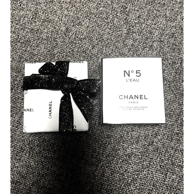 CHANEL(シャネル)のCHANEL N°5 ローオドゥトワレット　ミニツイスト&スプレイ コスメ/美容のボディケア(ボディローション/ミルク)の商品写真