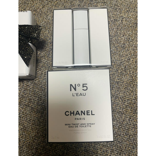 CHANEL(シャネル)のCHANEL N°5 ローオドゥトワレット　ミニツイスト&スプレイ コスメ/美容のボディケア(ボディローション/ミルク)の商品写真