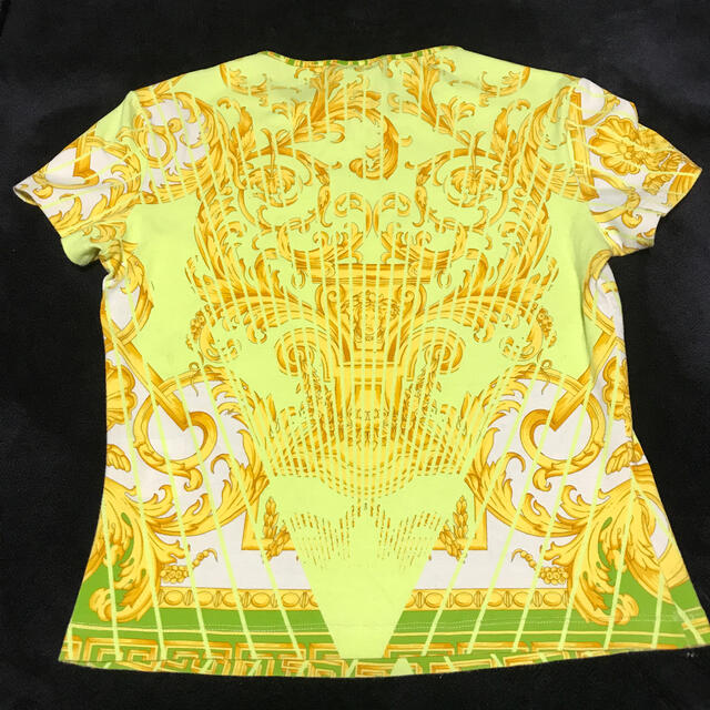 Gianni Versace(ジャンニヴェルサーチ)のversace jeans signature バロッコtシャツ ヴェルサーチ  レディースのトップス(Tシャツ(半袖/袖なし))の商品写真