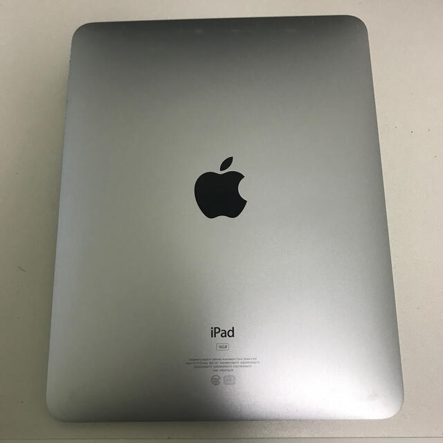 Apple(アップル)の初代iPad 16GB スマホ/家電/カメラのPC/タブレット(タブレット)の商品写真