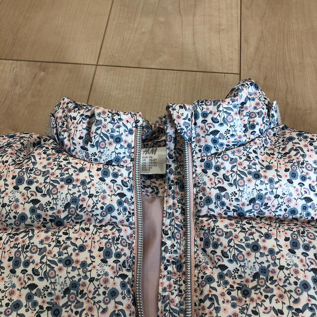 H&M(エイチアンドエム)のH&M ダウン キッズ/ベビー/マタニティのキッズ服女の子用(90cm~)(コート)の商品写真