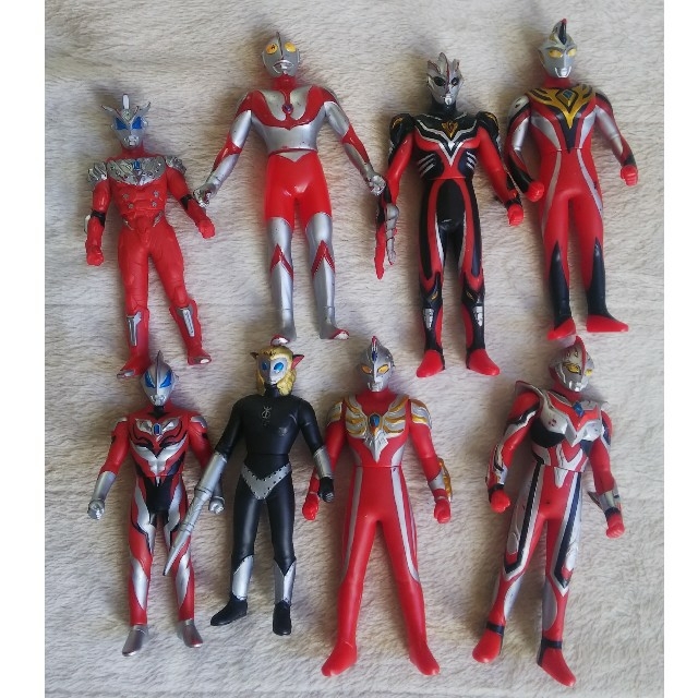 BANDAI(バンダイ)のウルトラマン ソフビ  まとめ売り おまけ入り エンタメ/ホビーのおもちゃ/ぬいぐるみ(キャラクターグッズ)の商品写真