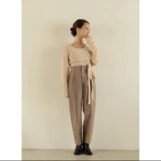 トゥデイフル(TODAYFUL)のlouren  highwaist tapered pants サイズS(カジュアルパンツ)