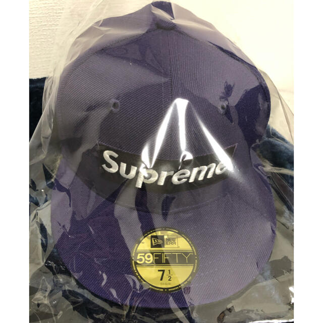 Supreme(シュプリーム)のsupreme Earflap New Era 7-1/2 purple メンズの帽子(キャップ)の商品写真