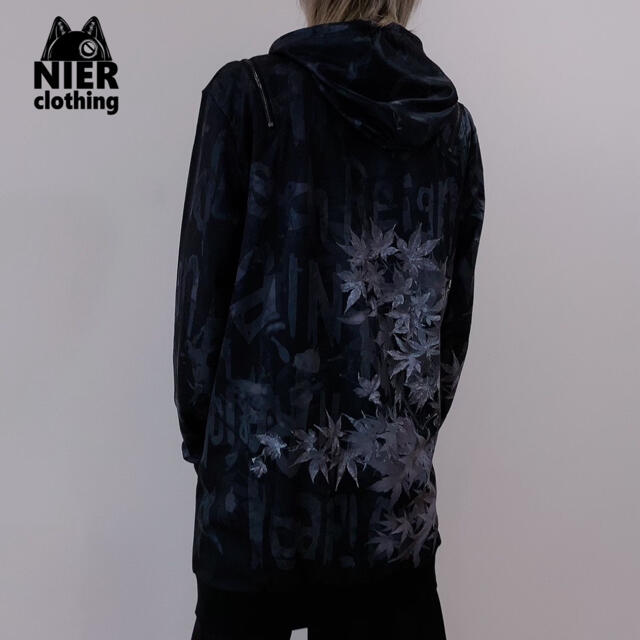 NieR  非売品WIND BREAKER 黒紅葉ウインドブレーカー パーカー レディースのトップス(パーカー)の商品写真