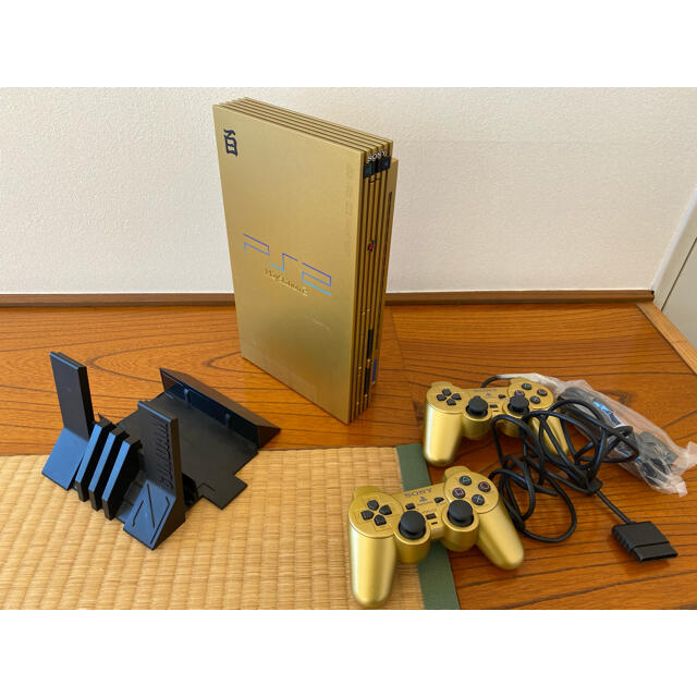 PlayStation2(プレイステーション2)のPlayStation2 機動戦士Zガンダム 百式ゴールド・パック エンタメ/ホビーのゲームソフト/ゲーム機本体(家庭用ゲームソフト)の商品写真