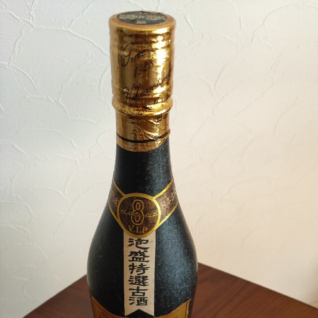 泡盛特選古酒　菊之露　V.I.P 食品/飲料/酒の酒(焼酎)の商品写真