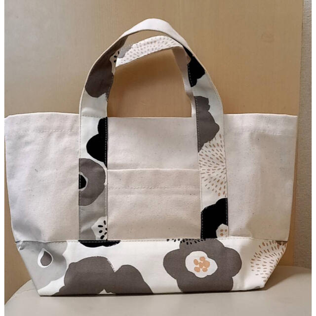 marimekko(マリメッコ)のハンドメイド　ハンドバッグ　マリメッコ　キャンパス　バッグ レディースのバッグ(ハンドバッグ)の商品写真