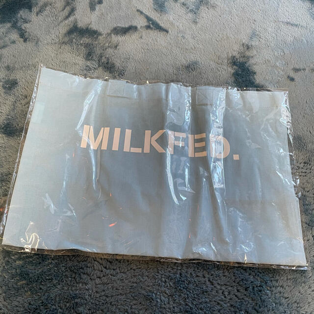 MILKFED.(ミルクフェド)のミルクフェド　ロゴライトトートバッグ　新品未使用 レディースのバッグ(トートバッグ)の商品写真