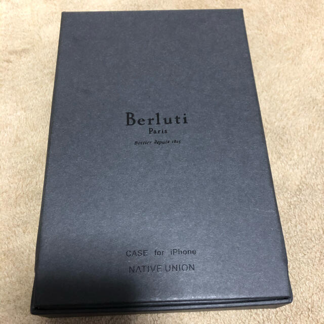 Berluti(ベルルッティ)のBerluti ベルルッティ　i-Phoneカバーの箱　ボックス エンタメ/ホビーのタレントグッズ(スポーツ選手)の商品写真