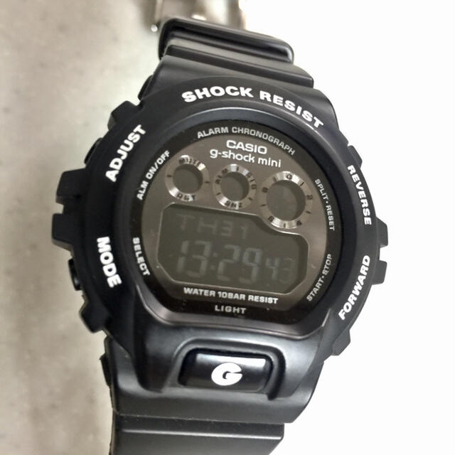 CASIO(カシオ)のさくちゃんさん専用G-SHOCKミニ GMN-691-1AJF メンズの時計(腕時計(デジタル))の商品写真