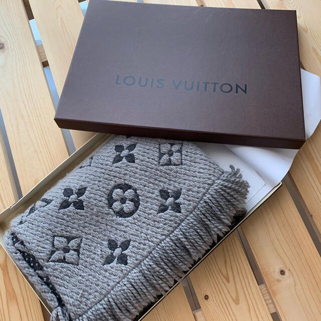 LOUIS VUITTON ／ロゴマニア　マフラー