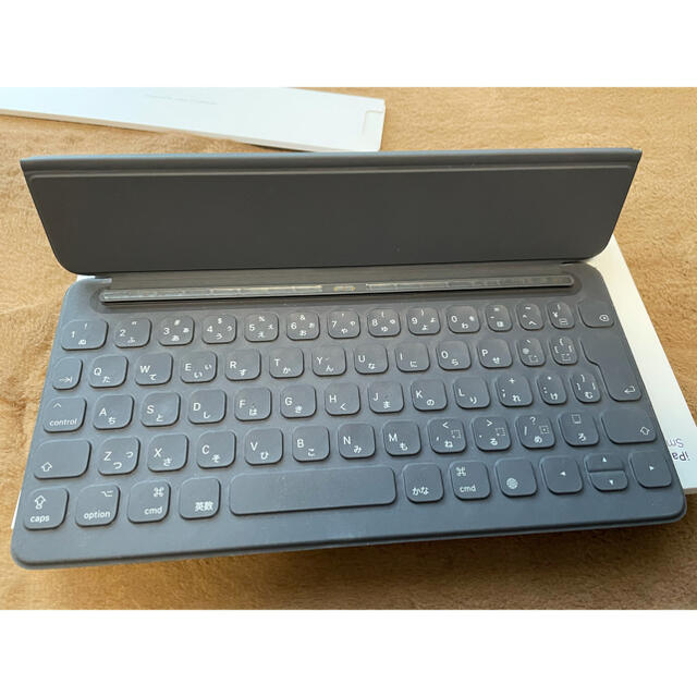 Apple(アップル)のipad pro 10.5 smart keyboard キーボード スマホ/家電/カメラのスマホアクセサリー(iPadケース)の商品写真