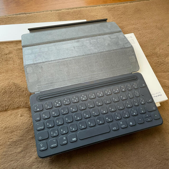 Apple(アップル)のipad pro 10.5 smart keyboard キーボード スマホ/家電/カメラのスマホアクセサリー(iPadケース)の商品写真