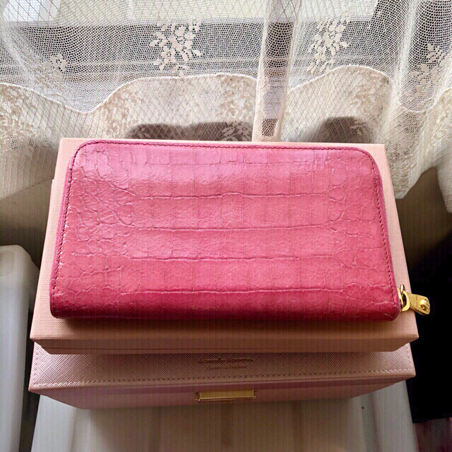 正規美品♡MiuMiu クロコ型押し 長財布 ピンク 安い買取オンライン 