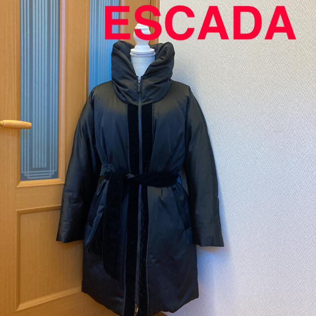 ESCADA(エスカーダ)のESCADA ダウンコート　サイズ36 レディースのジャケット/アウター(ダウンコート)の商品写真
