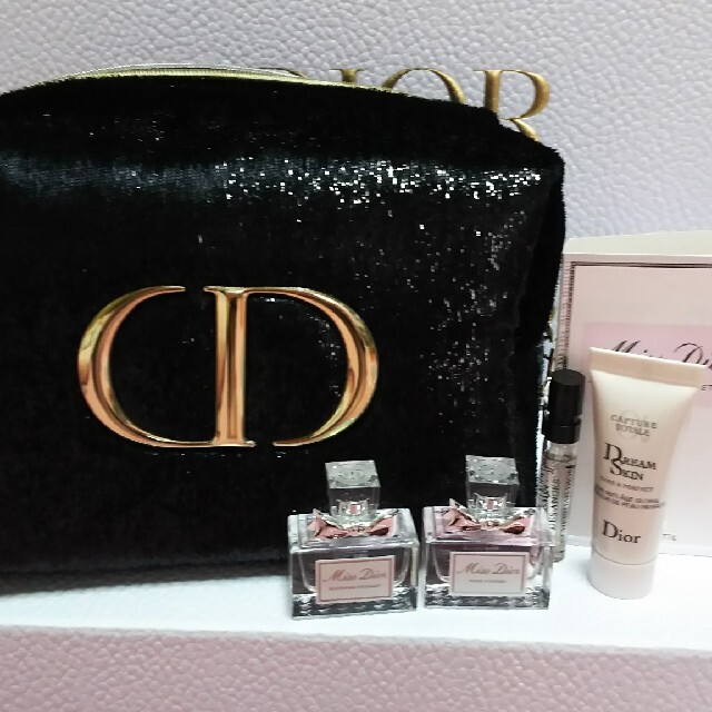 Dior(ディオール)のDior ディオール ノベルティポーチ オードゥトワレ セット レディースのファッション小物(ポーチ)の商品写真