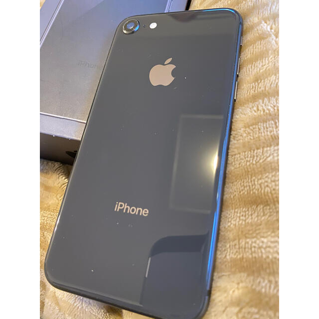 iPhone(アイフォーン)のiPhone8 64GB ブラック SIMフリー スマホ/家電/カメラのスマートフォン/携帯電話(スマートフォン本体)の商品写真