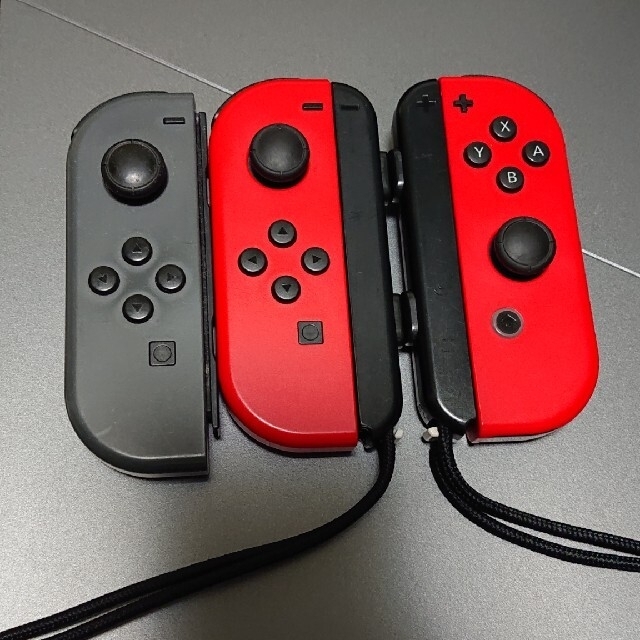 Nintendo Switch(ニンテンドースイッチ)のジョイコン joy-con ジャンク 3つセット エンタメ/ホビーのゲームソフト/ゲーム機本体(家庭用ゲーム機本体)の商品写真