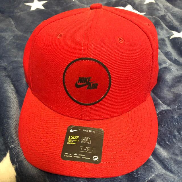 NIKE(ナイキ)のNIKE キャップ　赤 メンズの帽子(キャップ)の商品写真