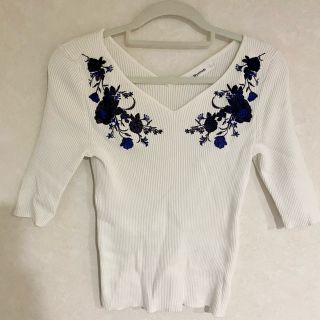 マイストラーダ(Mystrada)の【美品】刺繍ニット ホワイト  ブルー(ニット/セーター)