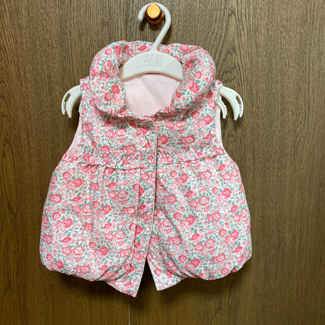 BeBe(ベベ)のbebe ダウンベスト キッズ/ベビー/マタニティのキッズ服男の子用(90cm~)(ジャケット/上着)の商品写真