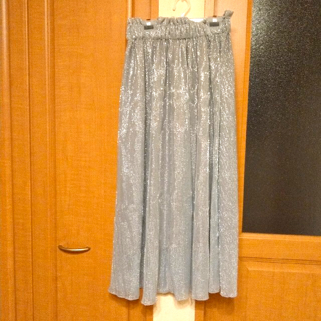 MAJESTIC LEGON(マジェスティックレゴン)の最終Sale♡ MAJESTIC LEGON　シルバーラメロングスカート レディースのスカート(ロングスカート)の商品写真