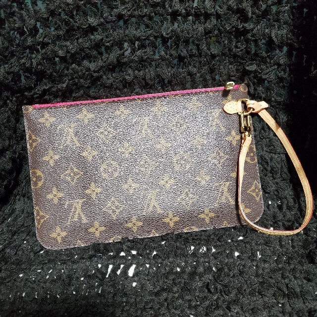 LOUIS VUITTON  ルイヴィトン　LV バック　ポーチ