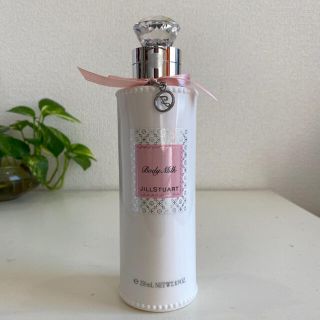 ジルスチュアート(JILLSTUART)の【新品未使用】 ジルスチュアート リラックス ボディミルク 250ml(ボディローション/ミルク)