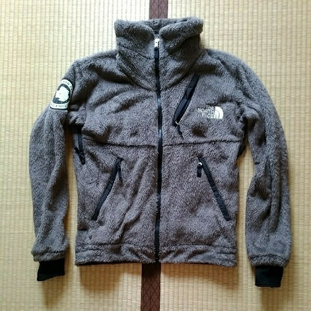 THE NORTH FACE(ザノースフェイス)の【希少】XL ワイマラナーブラウン アンタークティカバーサロフトジャケット メンズのジャケット/アウター(ブルゾン)の商品写真