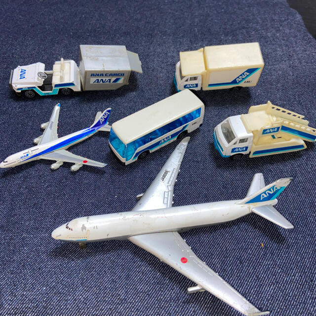 ANA(全日本空輸)(エーエヌエー(ゼンニッポンクウユ))のANA ミニカー エンタメ/ホビーのおもちゃ/ぬいぐるみ(ミニカー)の商品写真