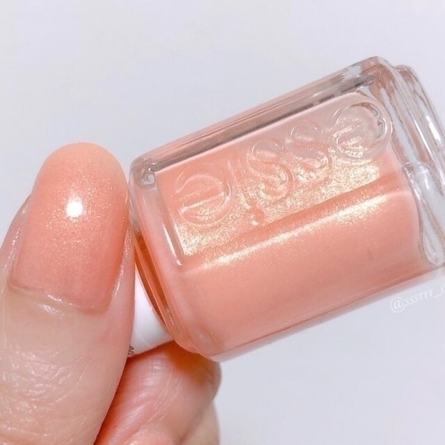 Essie(エッシー)のレアカラー！ essie  594  out of the jukebox コスメ/美容のネイル(マニキュア)の商品写真