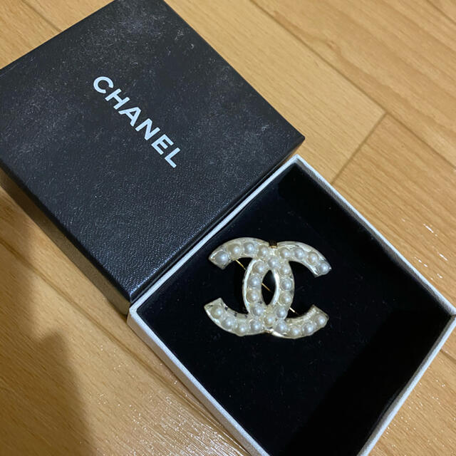 CHANEL(シャネル)のシャネル　ブローチ レディースのアクセサリー(ブローチ/コサージュ)の商品写真