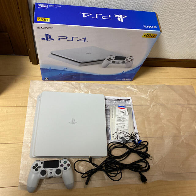 【美品】 PlayStation®4 500GB CUH-2200A BO2