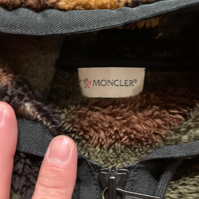 MONCLER(モンクレール)の美品モンクレール☆迷彩　カーディガンパーカー メンズのトップス(パーカー)の商品写真