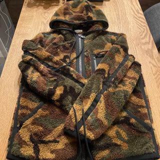 モンクレール(MONCLER)の美品モンクレール☆迷彩　カーディガンパーカー(パーカー)