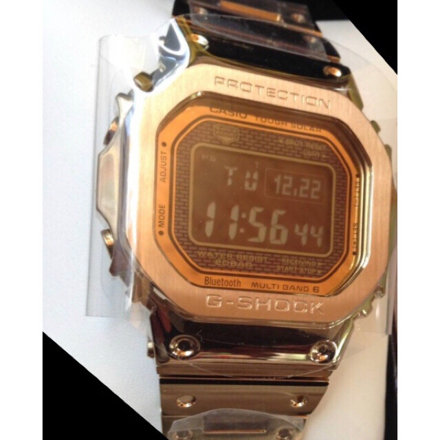 G-SHOCK(ジーショック)のG-SHOCK CASIO GMW-B5000GD-9JF フルメタルゴールド メンズの時計(腕時計(デジタル))の商品写真