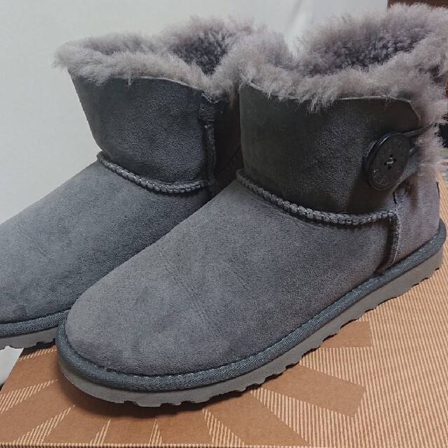 UGG  ベイリーボタン　ミニ