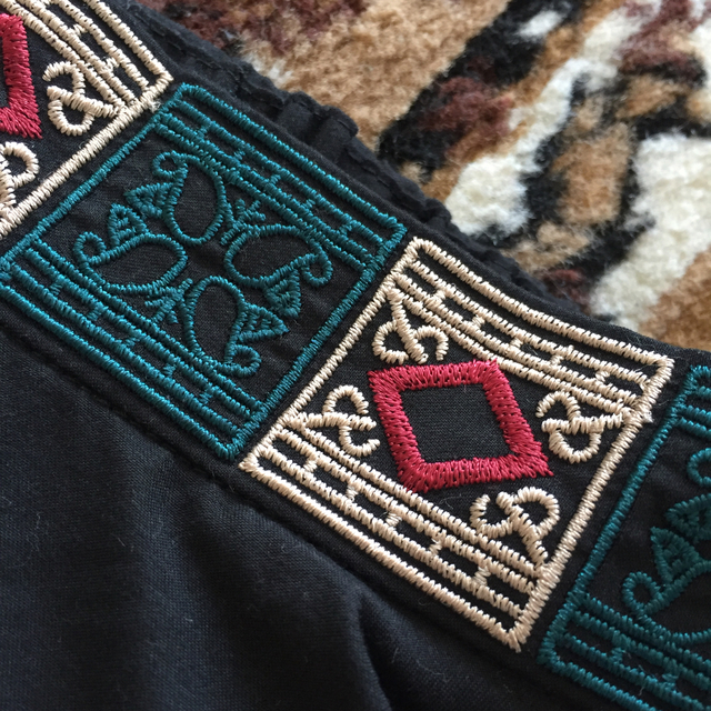 Grimoire(グリモワール)の最終値下 vintage フレア ウエスト 刺繍 スカートblack レディースのスカート(ひざ丈スカート)の商品写真