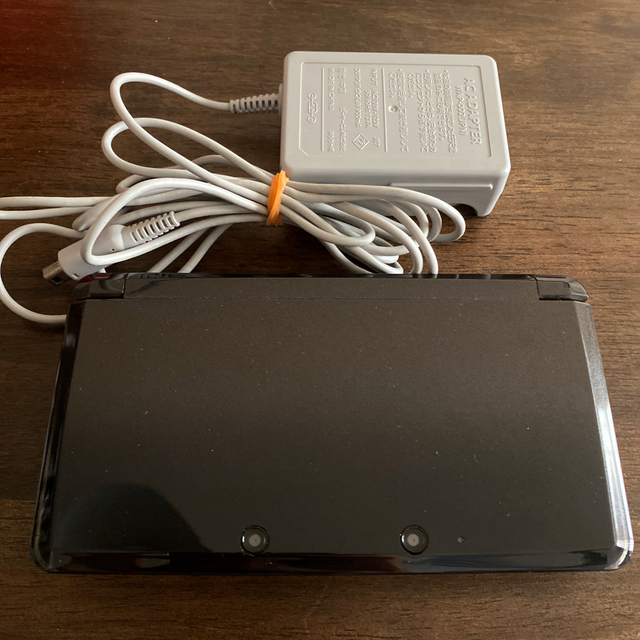 Nintendo 3DS 本体　バッテリー内蔵　SDカード　充電コード付属