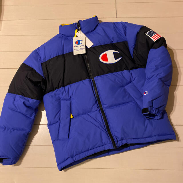 Champion(チャンピオン)の5★新品★チャンピオン★ダウンジャケット★30800円のお品 メンズのジャケット/アウター(ダウンジャケット)の商品写真