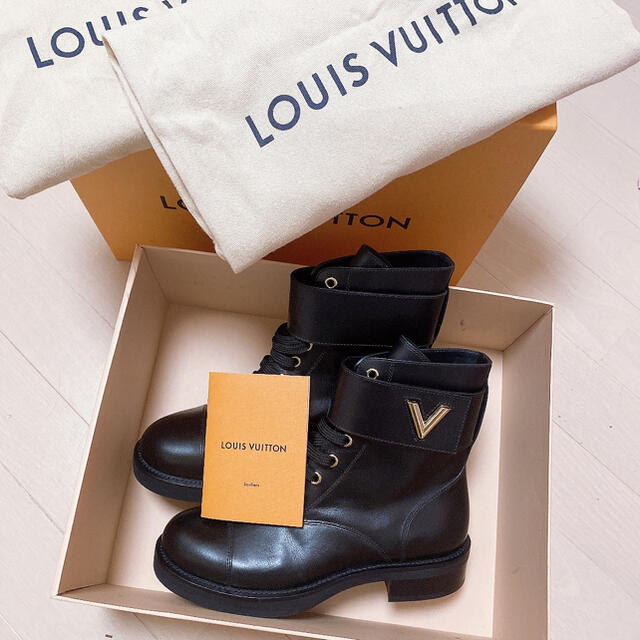 【楽天カード分割】 LOUIS 箱など付属品付き ルイヴィトン　ワンダーランド　ショートブーツ　361/2 - VUITTON ブーツ