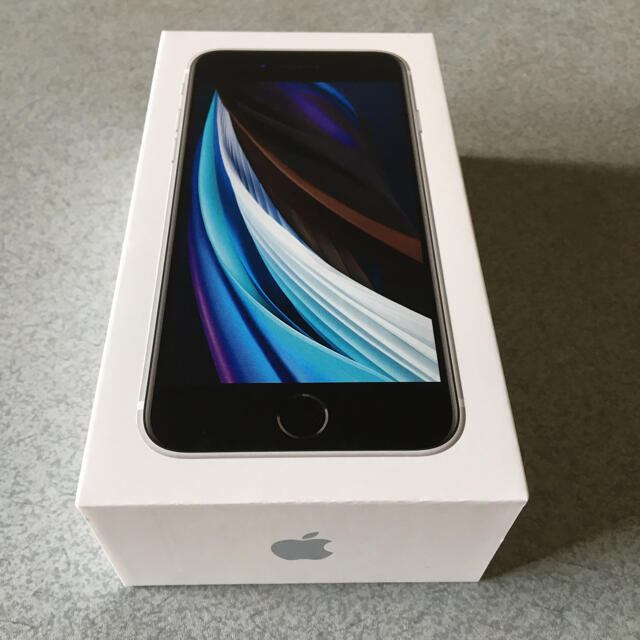 iPhone SE2 本体 64G SIMフリー ホワイト 白【未使用】 スマホ/家電/カメラのスマートフォン/携帯電話(スマートフォン本体)の商品写真
