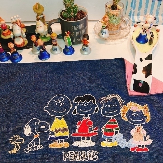 PEANUTS(ピーナッツ)のスヌーピー刺繍マルチマット インテリア/住まい/日用品の日用品/生活雑貨/旅行(日用品/生活雑貨)の商品写真