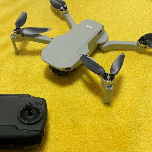 DJI Mavic mini 【中古】 エンタメ/ホビーのおもちゃ/ぬいぐるみ(トイラジコン)の商品写真