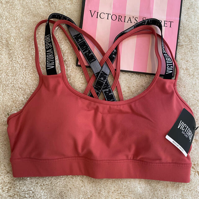 Victoria's Secret(ヴィクトリアズシークレット)の新品、未使用ヴィクトリアシークレット　スポーツブラM スポーツ/アウトドアのトレーニング/エクササイズ(トレーニング用品)の商品写真