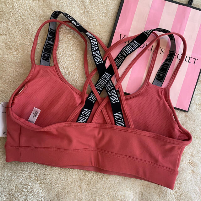 Victoria's Secret(ヴィクトリアズシークレット)の新品、未使用ヴィクトリアシークレット　スポーツブラM スポーツ/アウトドアのトレーニング/エクササイズ(トレーニング用品)の商品写真