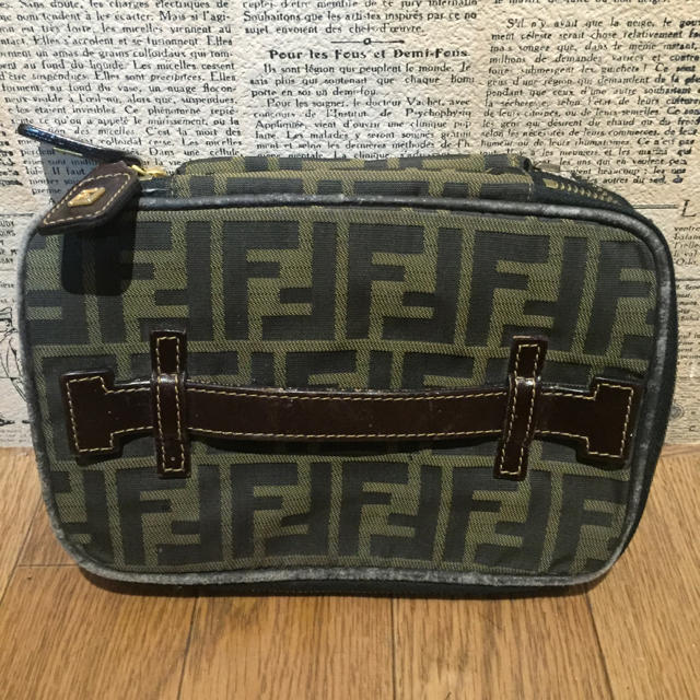 FENDI(フェンディ)のFENDI フェンディ コスメポーチ レディースのバッグ(その他)の商品写真