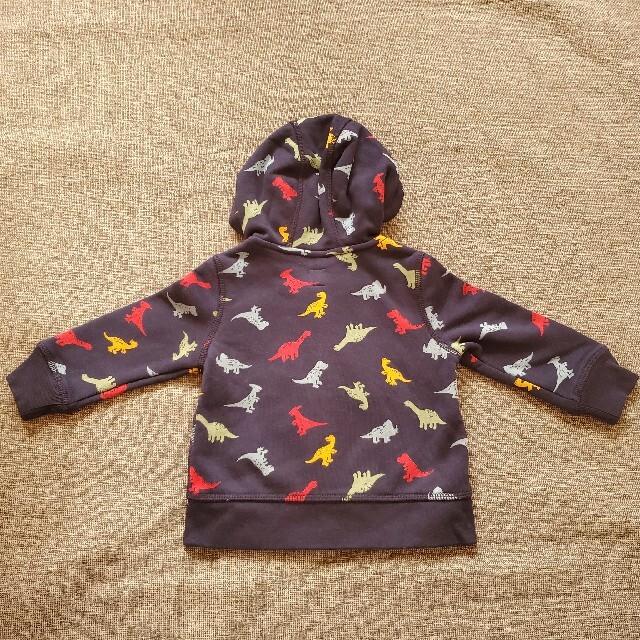 babyGAP(ベビーギャップ)のベビーギャップ パーカー 恐竜 くま耳 80cm キッズ/ベビー/マタニティのベビー服(~85cm)(トレーナー)の商品写真