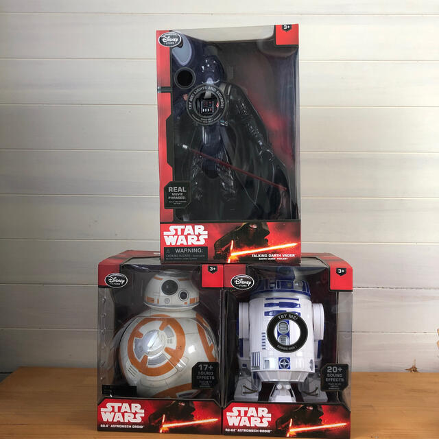 Disney(ディズニー)のディズニーストア　BB8 R2-D2 ダースベイダー エンタメ/ホビーのフィギュア(SF/ファンタジー/ホラー)の商品写真